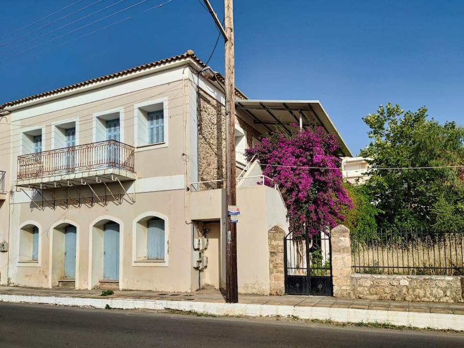 Appartamento Στούντιο Σε Πέτρινο Σπίτι, Κοντά Σε Παραλία Kyparissia Esterno foto